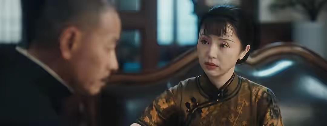 她演个丫鬟啊、小寡妇啊还行，演宋美龄的确不合适！她确实不适合宋美龄这是董璇自