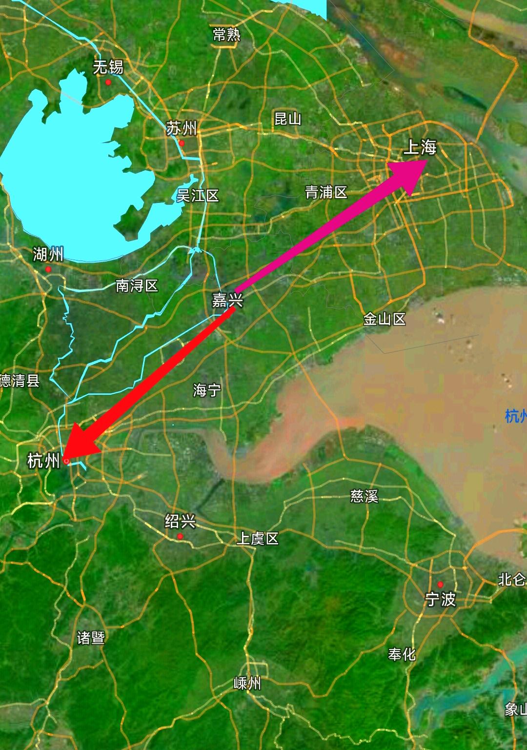 虽然嘉兴位于上海、杭州这两座大城市之间，但是它并没有像其它城市那样成为充电宝，更
