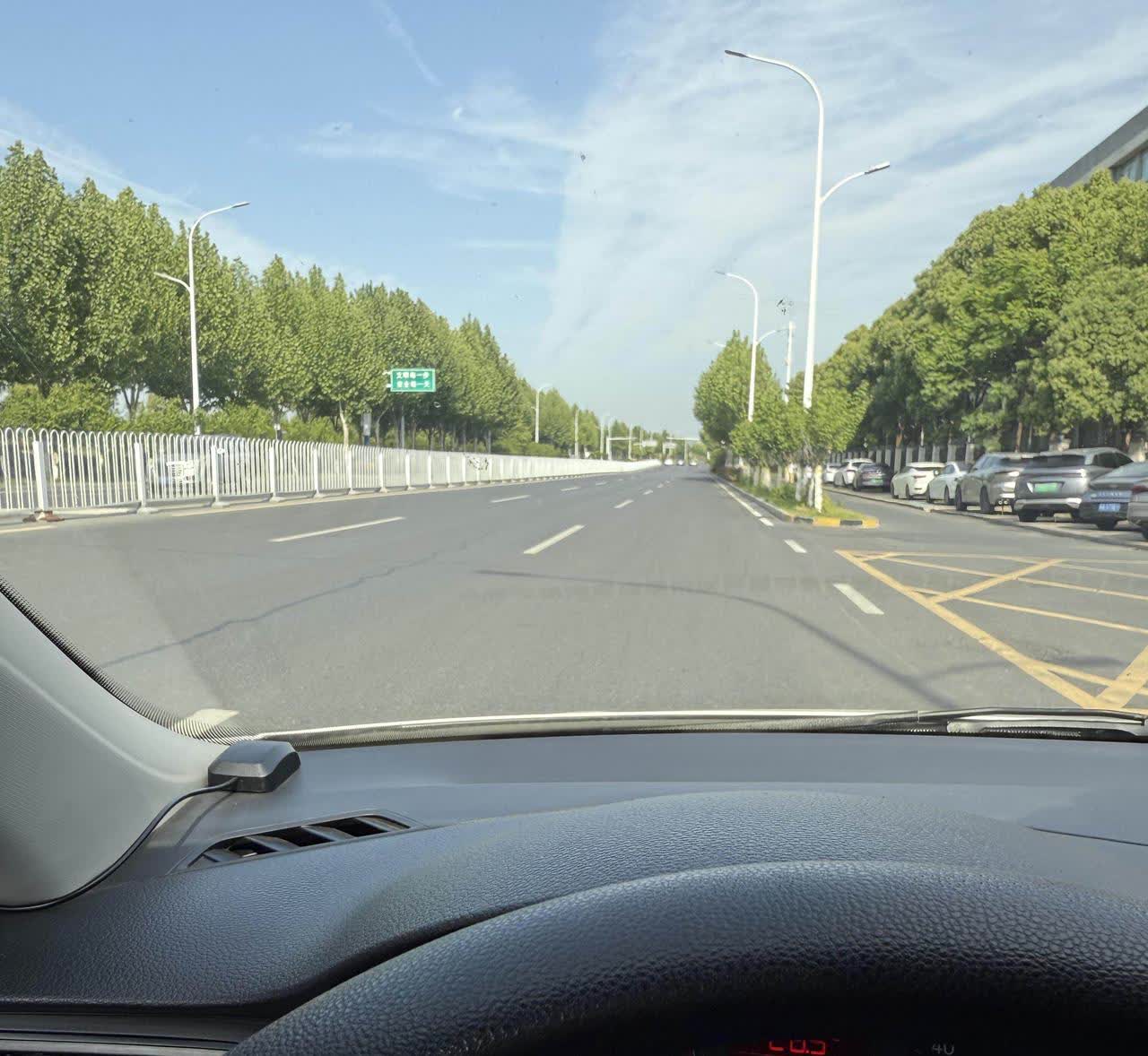 驾照拿了10年都没有开车今天报了2个小时有教练陪同原本以后上车会很紧张