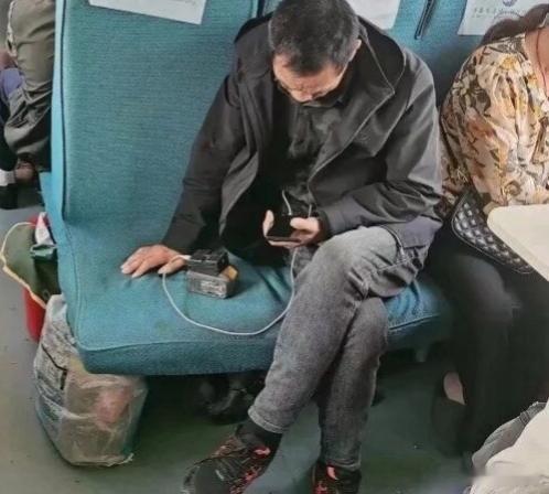 卧槽，大爷这是什么充电器？​​​