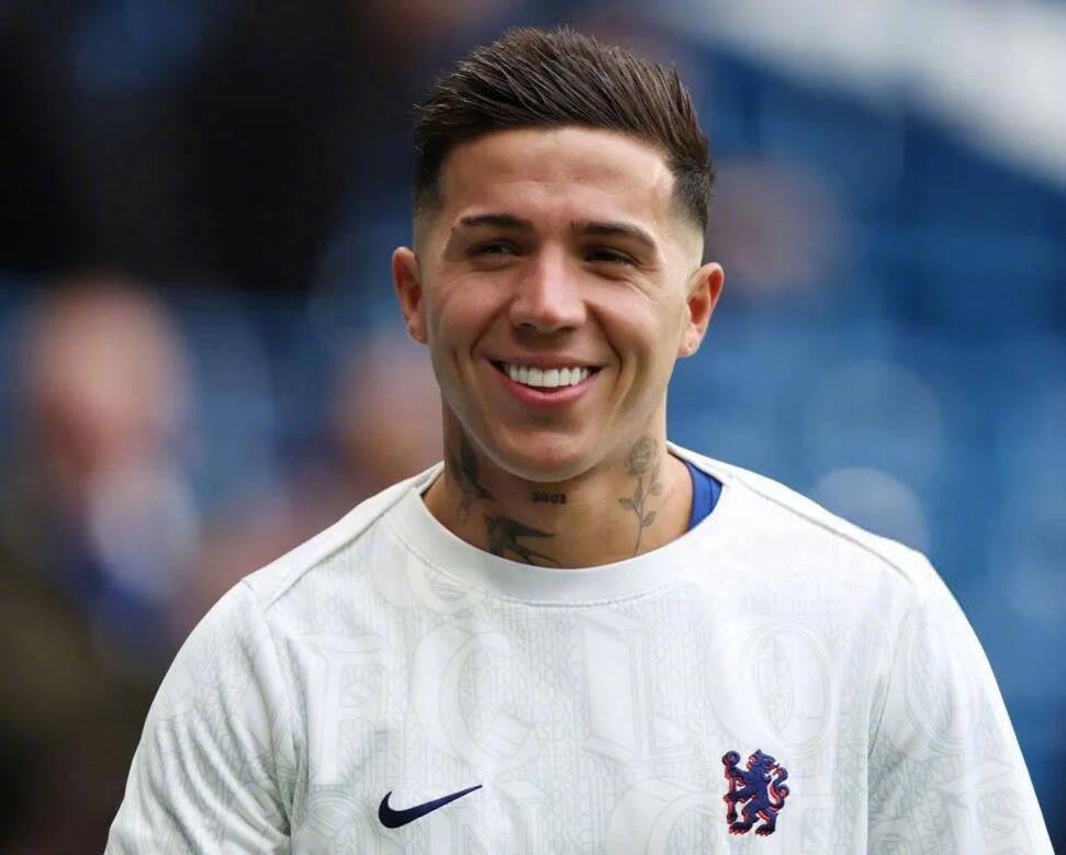 欧洲转会新闻！★谈判筹码！恩佐的团队已开始和切尔西谈新合同，若谈不妥今夏会考