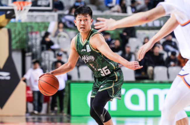 媒体人: CBA奖金额度直接跟球队成绩挂钩, 顶薪只是基本工资