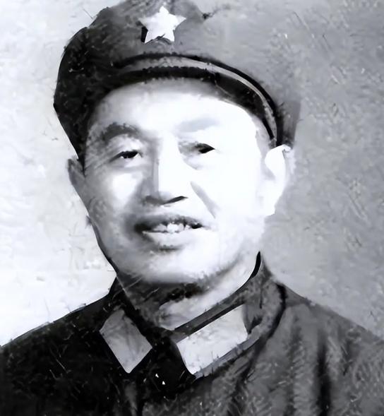 1940年，皮定均看上了女干部张烽，就让县长去说媒，张烽听说了县长的来意后，拒绝