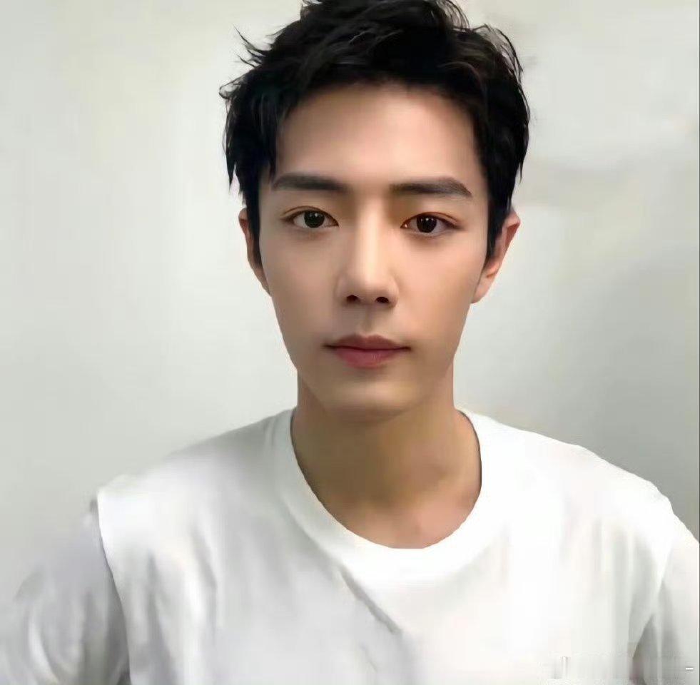 卧槽！这张肖战好嫩啊啊啊啊啊想亲