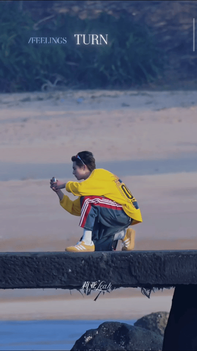 王鹤棣能来给我拍照吗左拍右拍上拍下拍，360度抓拍，完美男友教科书🈶王鹤棣你能