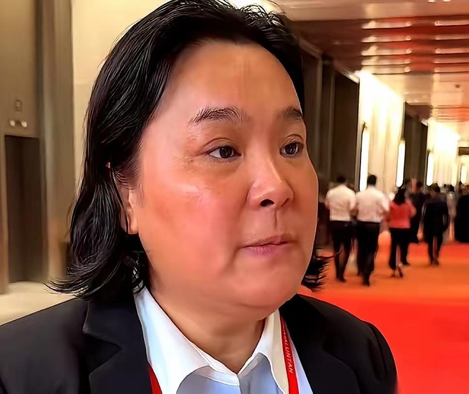 金门县的陈玉珍，在海峡论坛上，对着满场的人，不紧不慢地抛出一句话。她这句话，