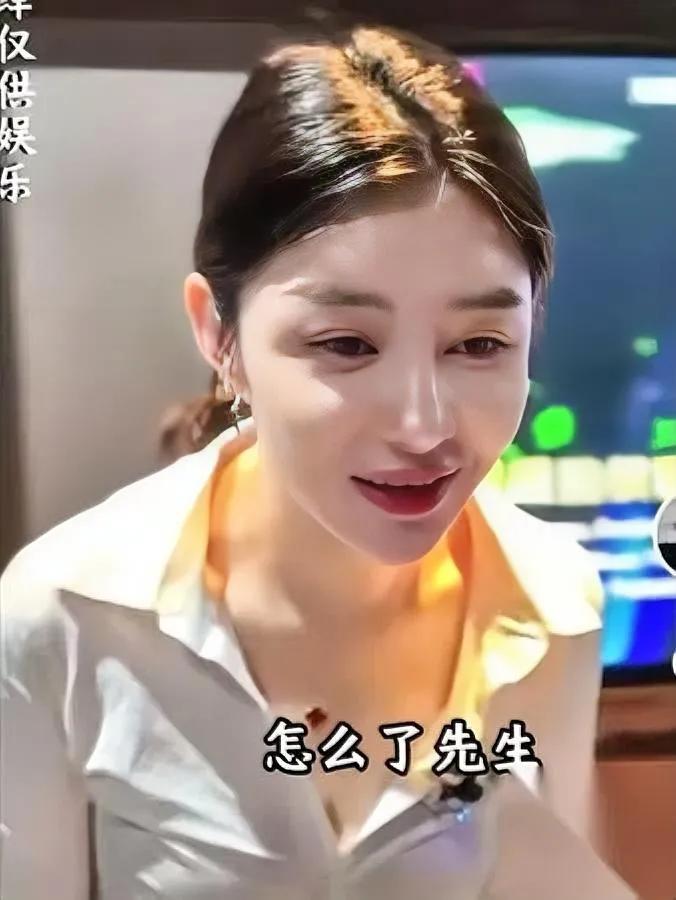 仙桃这小网红这次脸丢大了居然带着亲儿子围堵一个年轻女孩，想着二打一稳赢，