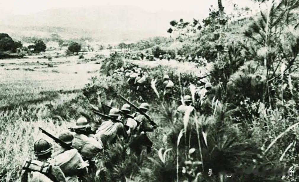 一万多鬼子钻山沟，以为是追击战，最后发现是给自己挖的万人坑。1938年秋天，