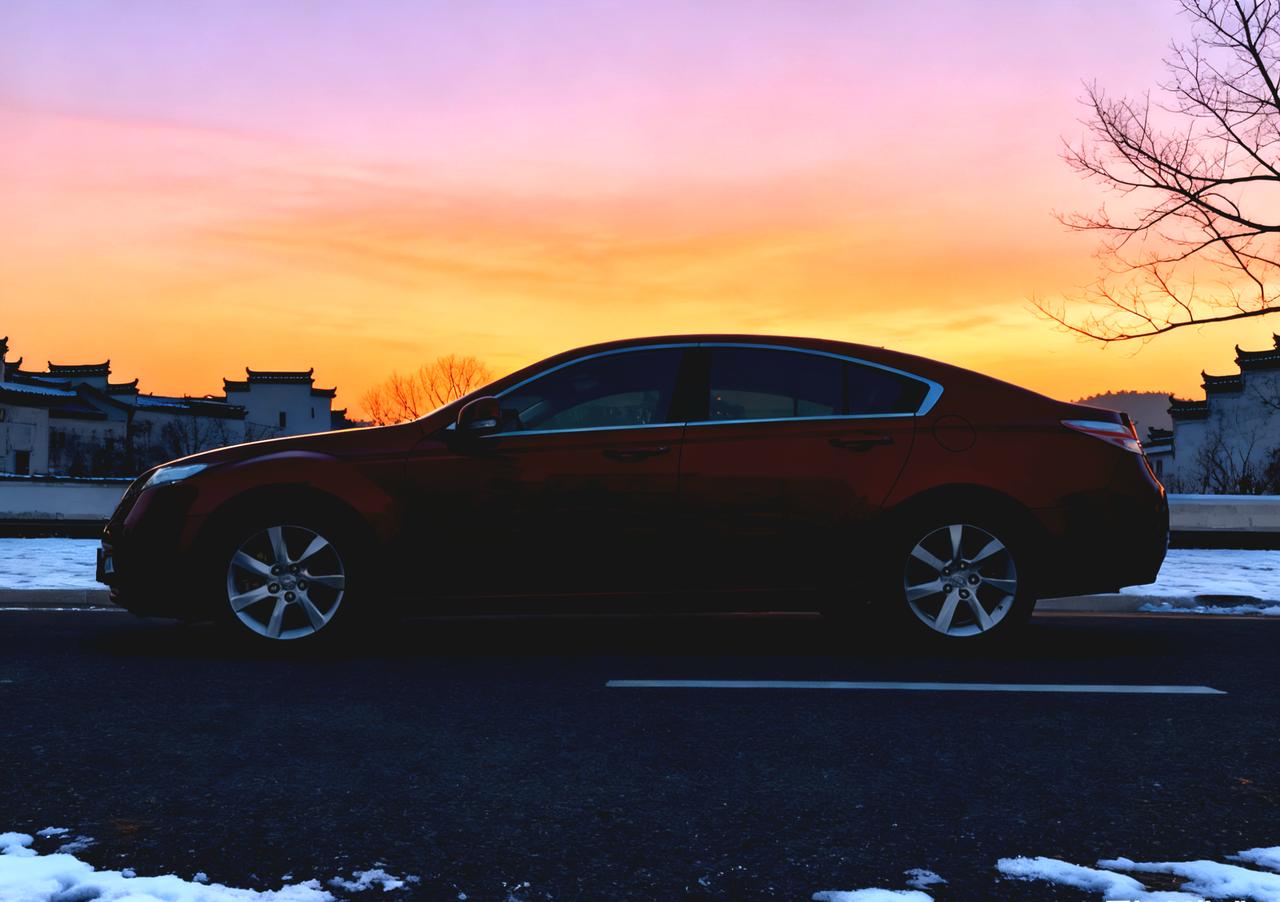 这是美版高端雅阁。它配备一台雅阁同款的3.5升v6自然吸气发动机。这台车国内的保