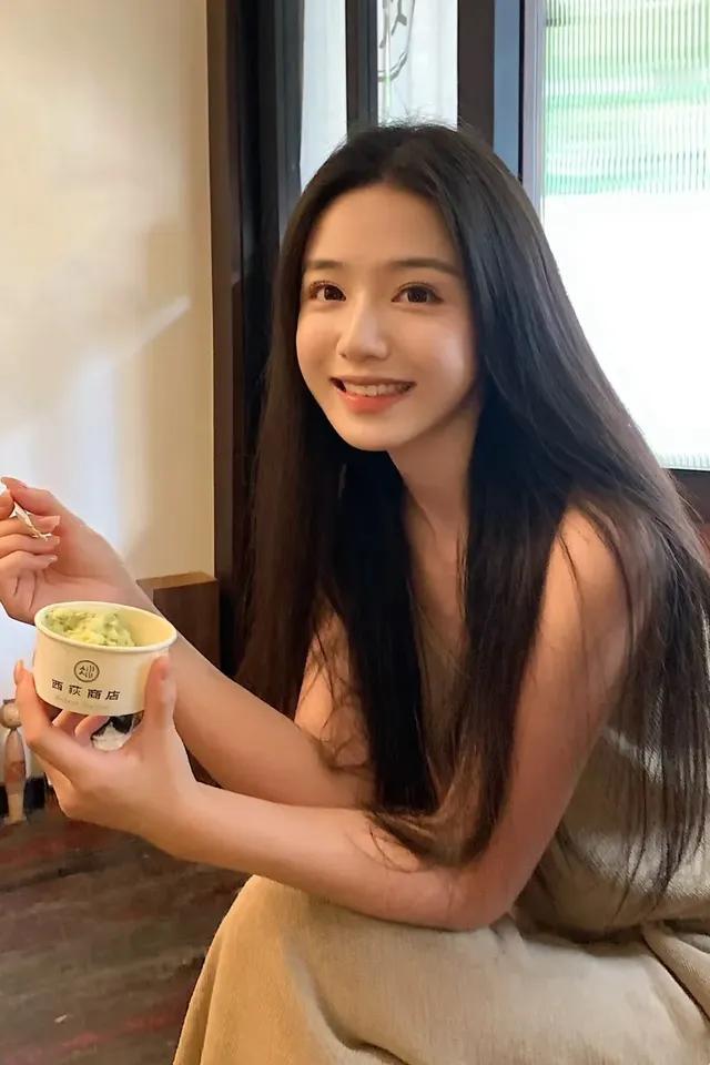 今天遇到一个三观很正的女孩，说出了我想说却不愿说的话。她说，我一定要结婚，一定要