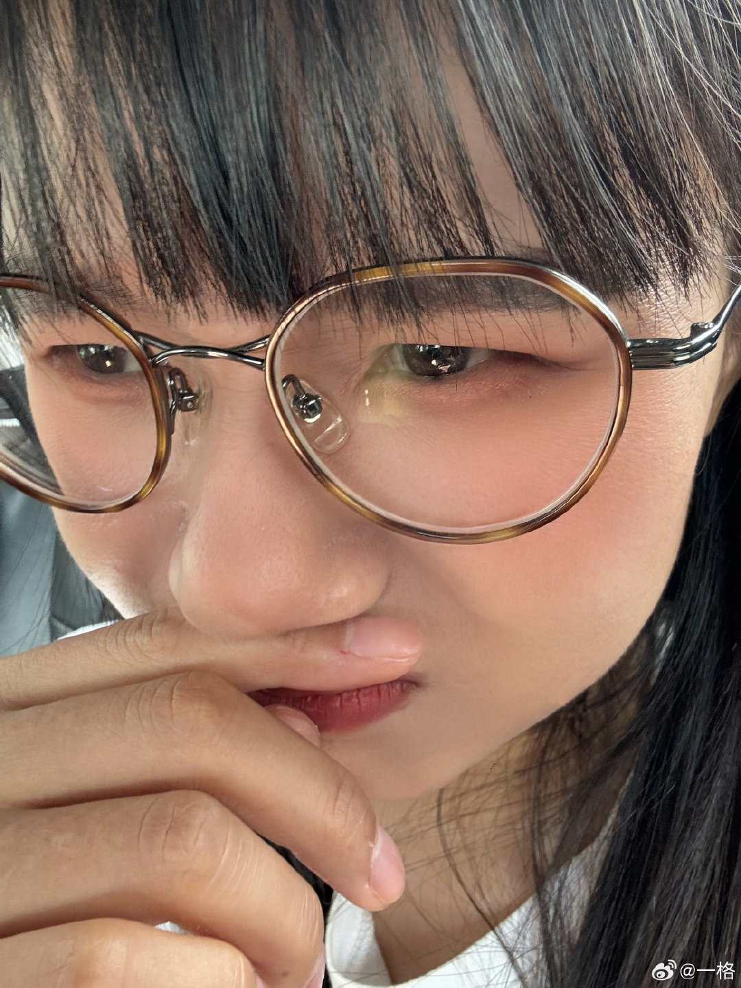 高德你没有心，臭成这样的车你跟我说清新车，整个车都是烟臭味差点yue出来了[晕]​
