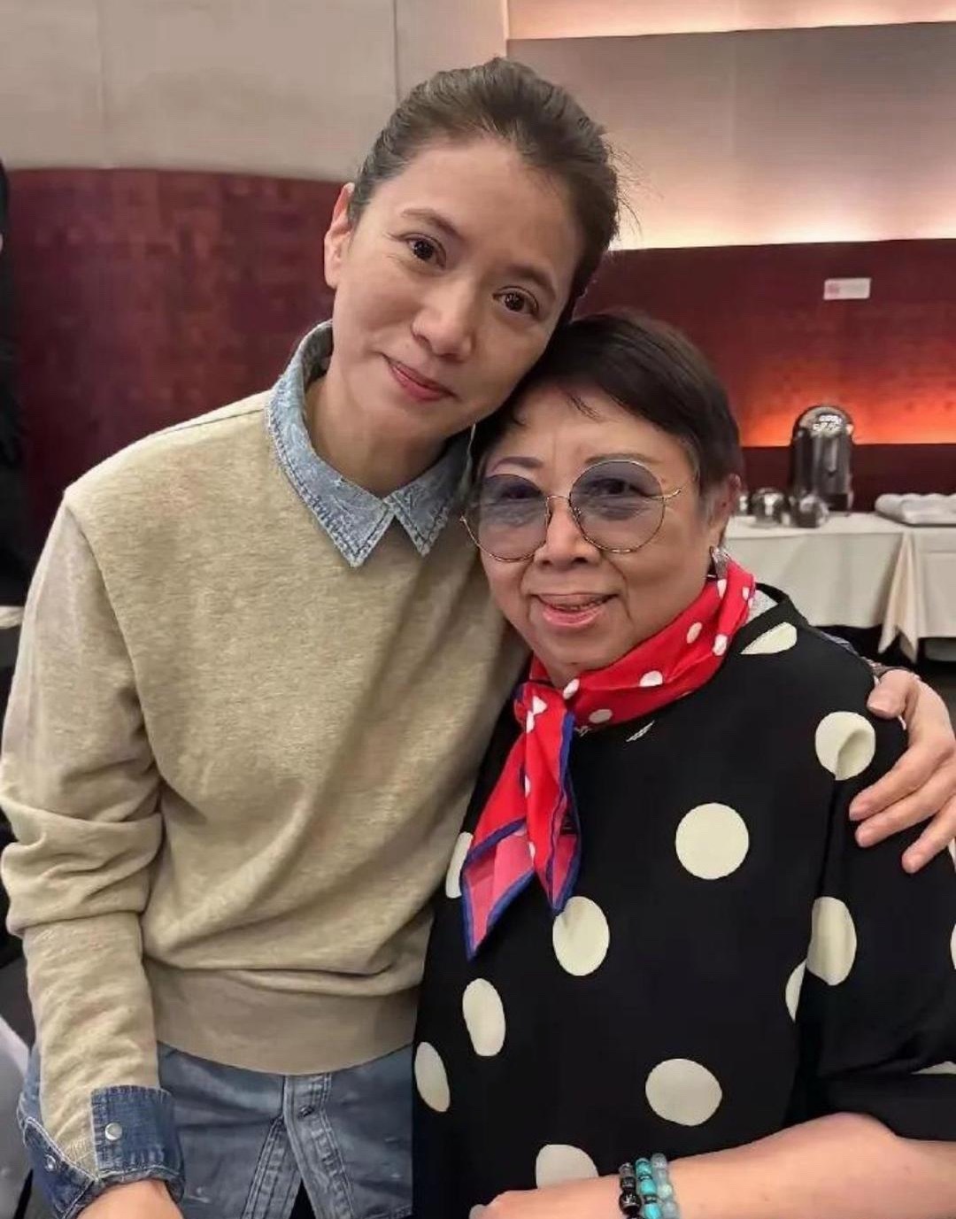 岁月不饶人啊，邱淑贞年轻时候多么美啊，现在已经美人迟暮了！