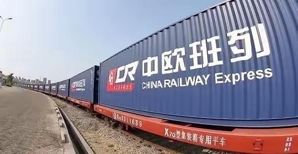 中国人真是搞笑，搞什么中欧班列，现在成为笑柄了吧！美国媒体当年的嘲讽，现在全