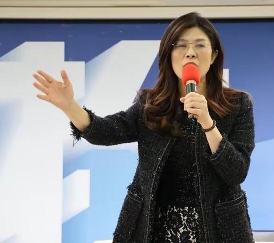 洪秀柱说得没错，国民党内存在统派、维持现状派和亲美亲日派。 先把派系格局说清