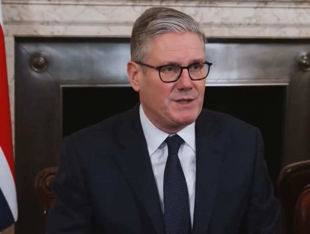 英国的大陆均势政策是炉火纯青！斯塔默首相表示：大鹅赢不了战争，只要乌克兰需要