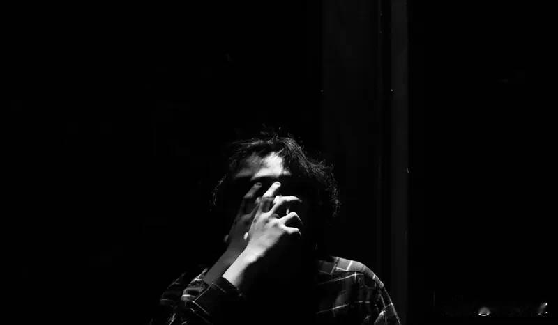 钱放哪才安心？是银行的保险柜，还是家里的小抽屉？很多人觉得银行安全，有保障，可你