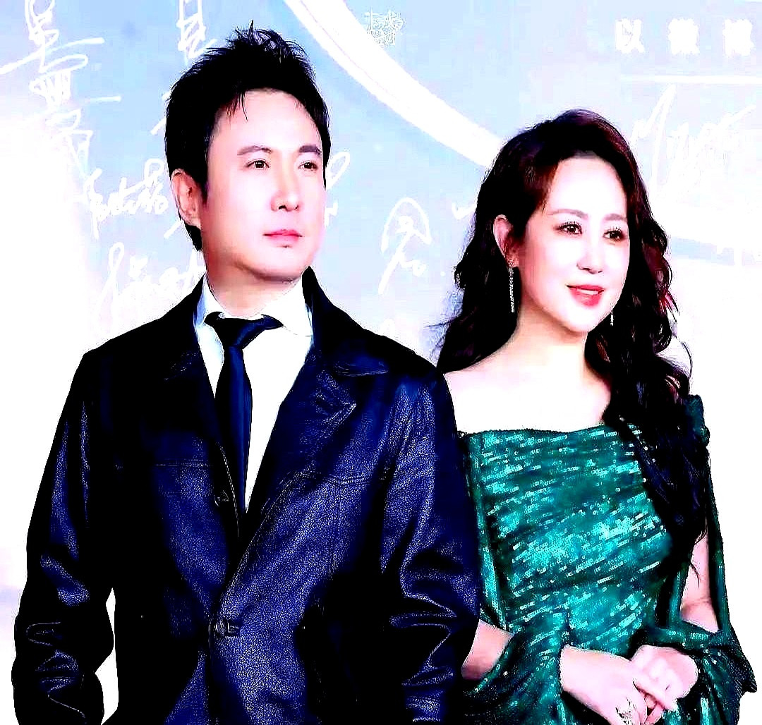 沈腾冷着脸刚说出“我一生最恨两个人”，马丽眼皮都没抬，顺嘴一句“恨父母把你生得太优秀”，全场笑疯了看