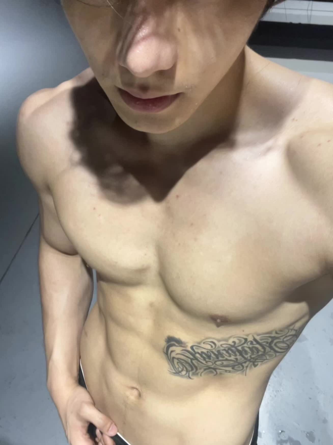 健身 腹肌男