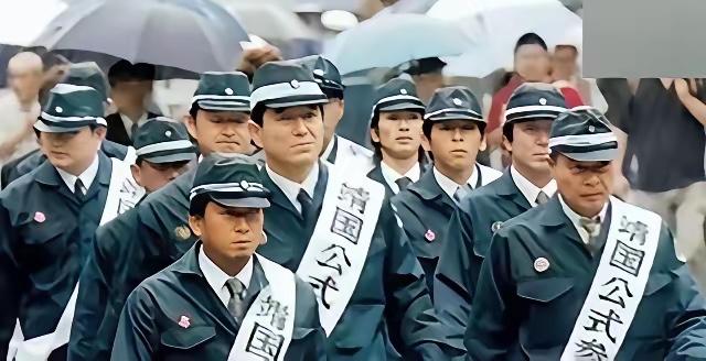 日本外务大臣茂木的一番表态，让舆论场迅速升温。11月28日，茂木在记者会上被