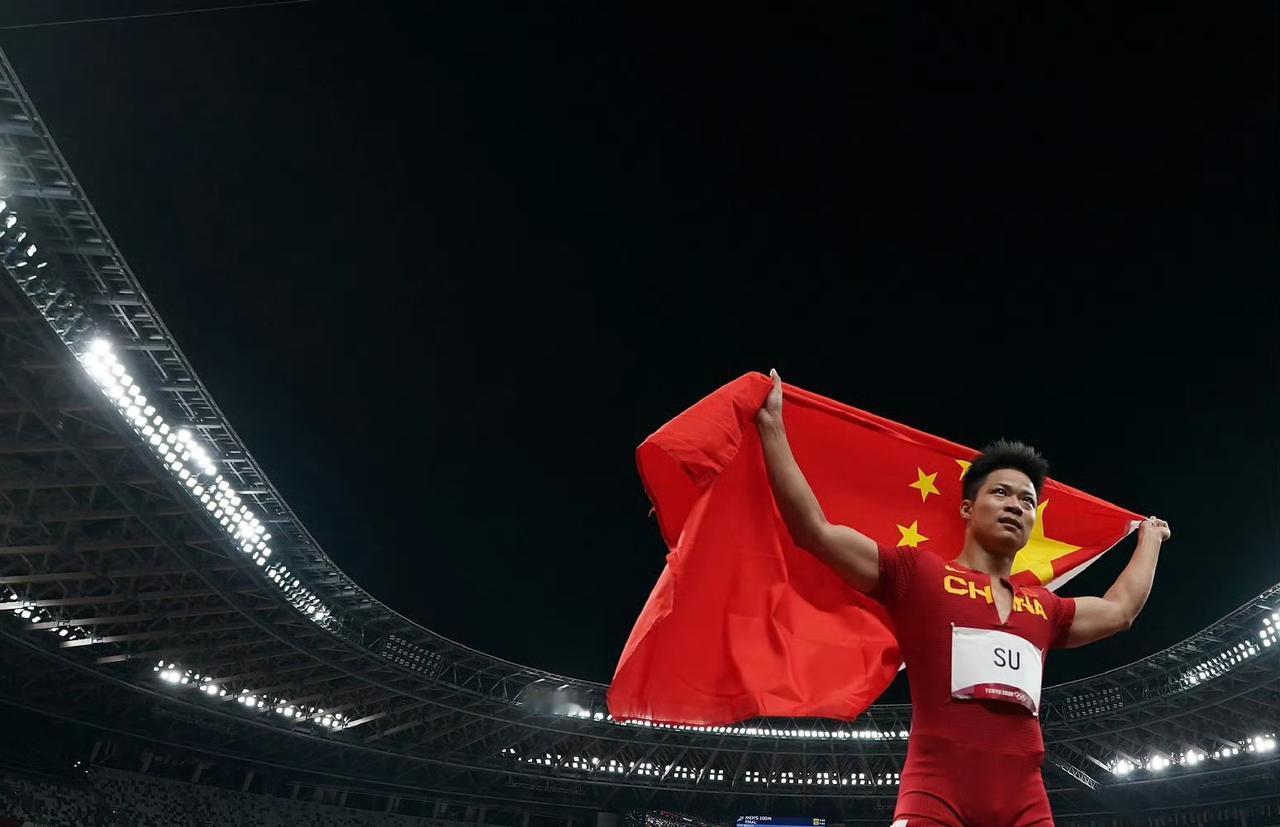 再见，苏神!11月20日，第15届全运会男子4x100米接力决赛，广东队以38