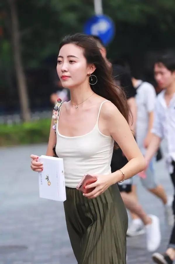 中国5大美女聚集城市，如若生活在这些地方，幸福感直接爆棚：5.浙江杭州，苏杭
