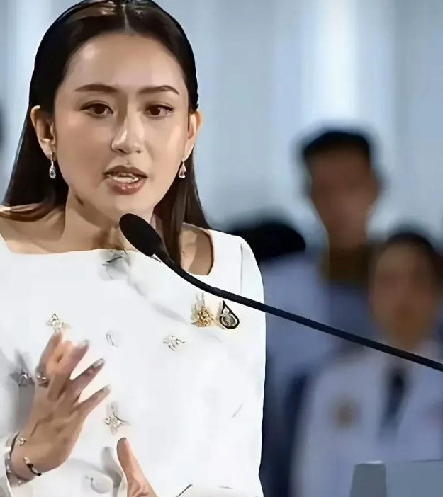 佩通坦，能不能重新回到总理职位上来？泰国空军轰炸了柬埔寨两处军事设施，面