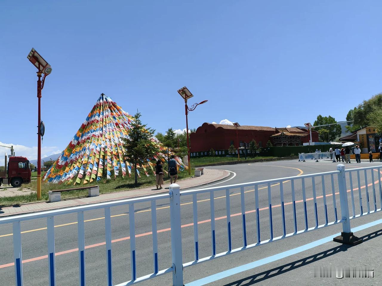 我，一个中重度慢阻肺患者，确实到了西藏，攀登到海拔最高5200米的地方。有高