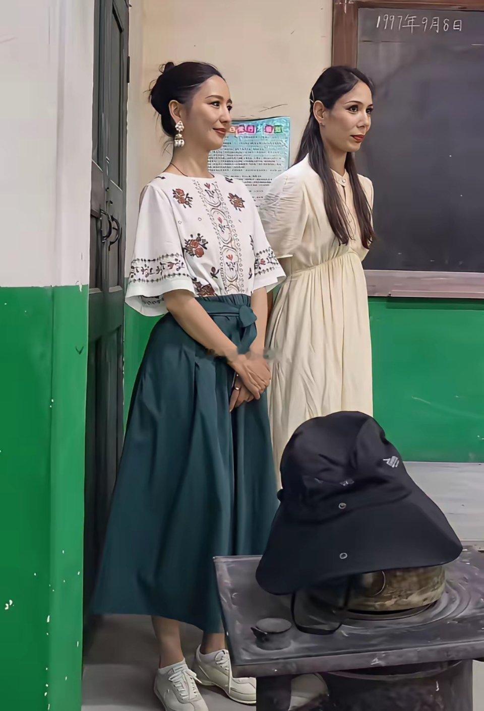 现实中看着更瘦，比镜头还要小一圈