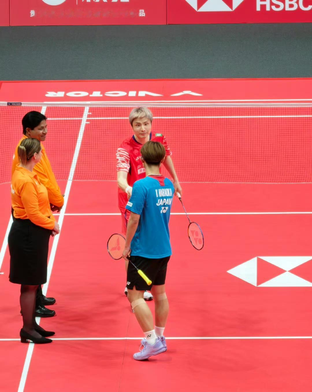 石宇奇🇨🇳和🇯🇵奈良冈功大谁能获得小组第一名？比赛刚刚开始，第一局石