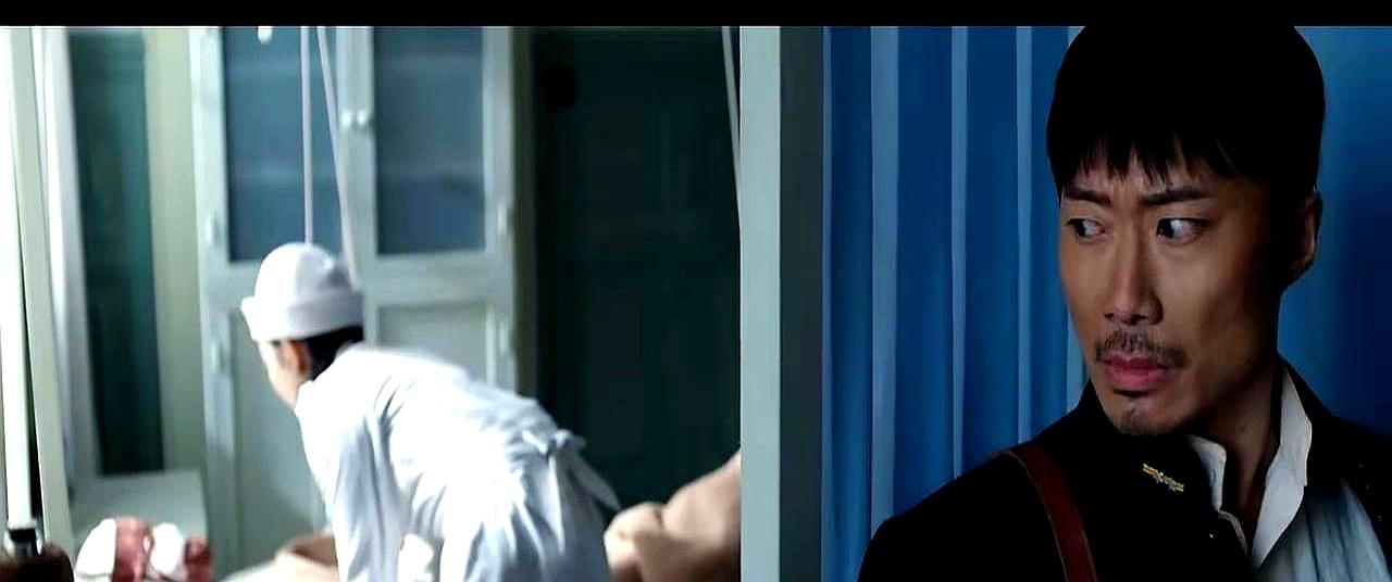 《长河落日》最后一幕，病床上的威特只剩眼皮能抖。他拼命用摩斯节奏告诉护士