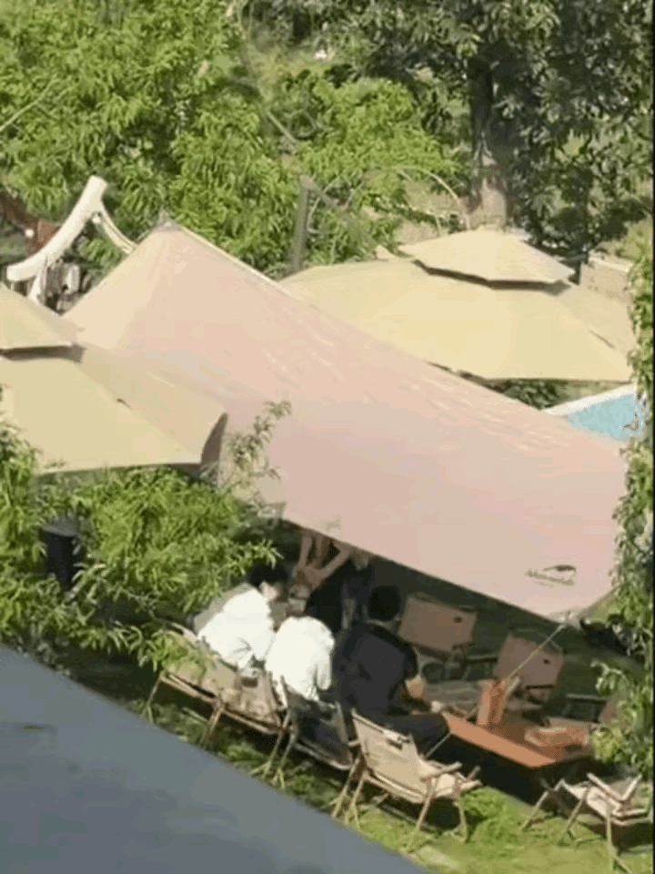 莎莎师娘真不错，带着莎莎去露营聚餐了！之前是刷到师娘开车去接莎莎，以为只是出去