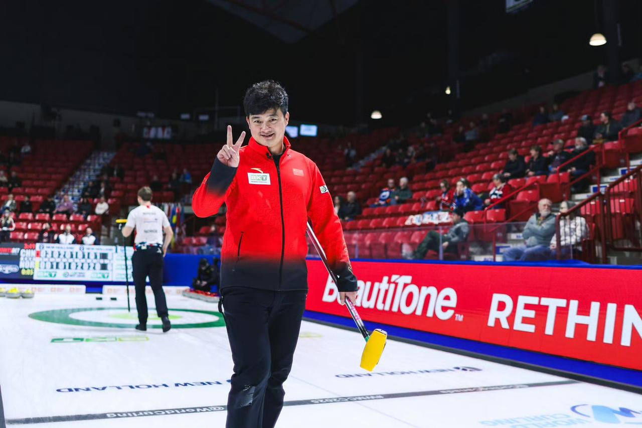 2026年男子冰壶世锦赛首日冷门迭爆!大黑马日本队表现惊艳，接连击败挪威与卫冕
