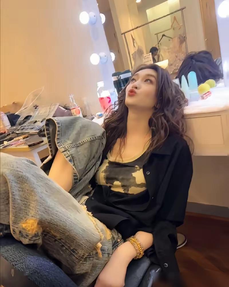 女明星都爱一本正经的凡尔赛，胡说八道，表面佛系，私下贼自律！