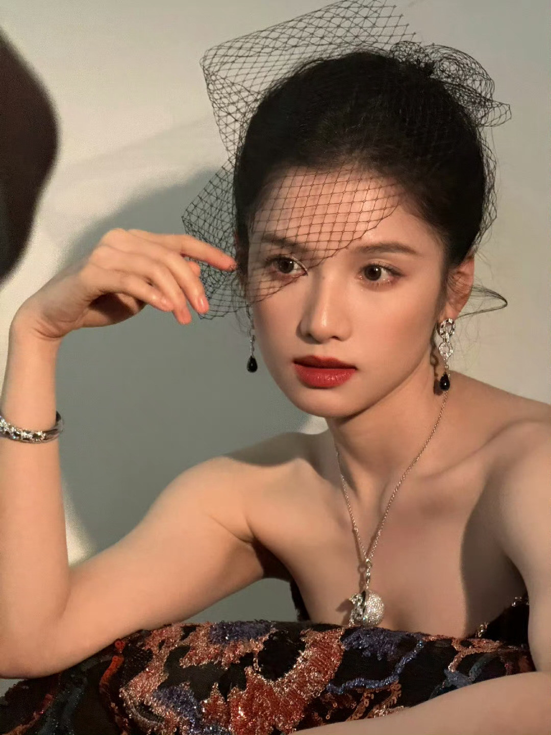 张婧仪眉骨遮光张婧仪在复制粘贴的时代，你是手写的诗[玫瑰]​​​