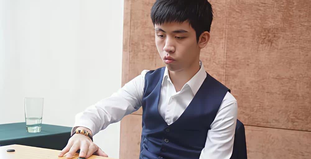 今天9.1日上午9：30分，第37届电视快棋赛，当湖十局杯8强赛开赛，到11时3