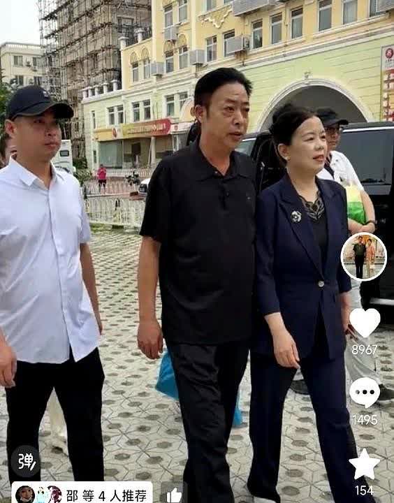 孩子们都来了。说起这个，突然想到之前许敏提过一嘴，要是郭威能来家里坐坐，