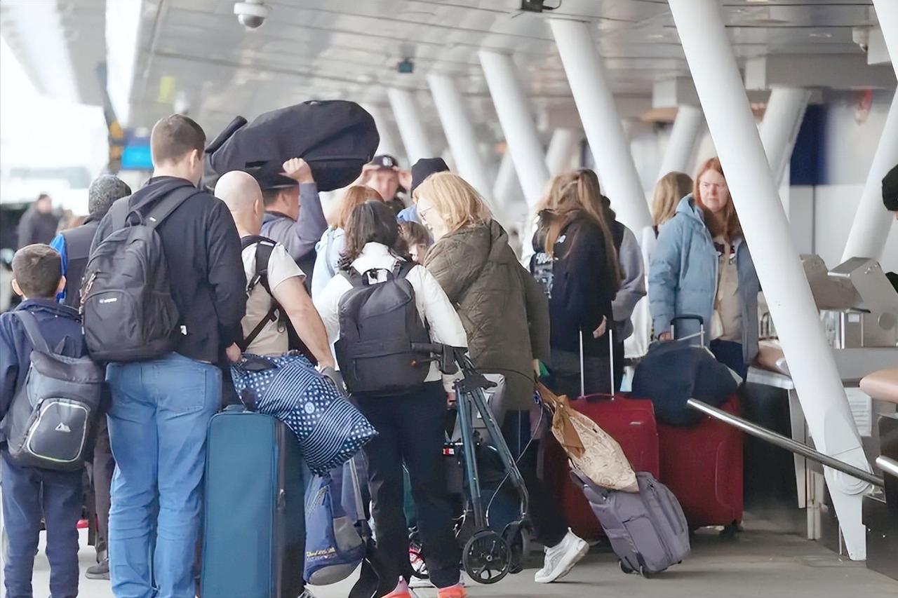 没见过这么离谱的！美国参议院针对国土安全部的拨款法案再次投票失败，51票赞成、4