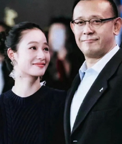 周韵看姜文的眼神vS刘晓庆看姜文的眼神！​​​