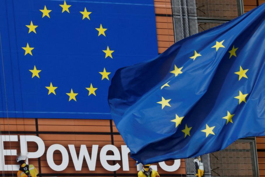 我算是看明白了,世上最狠的,莫过于能狠心往自己身上下狠手的人。 欧盟决定不再