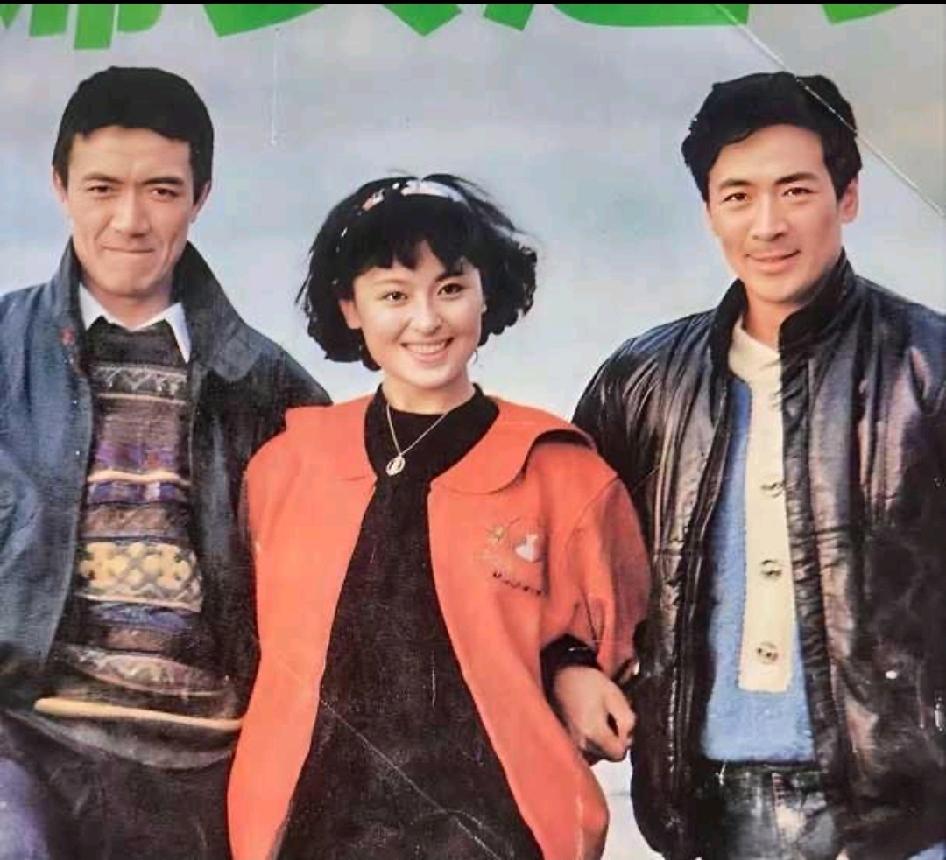 三位老戏骨年轻时的合影，你知道都是谁吗？