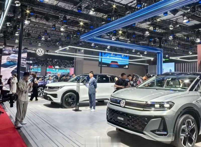 上半年我国汽车产销均首破1500万辆, 新能源汽车占比达44.3%
