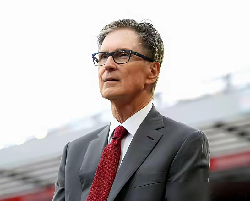 利物浦球迷现在肠子都悔青了！渣叔待了8年利物浦，当初没给够尊重地位，现在走了才发