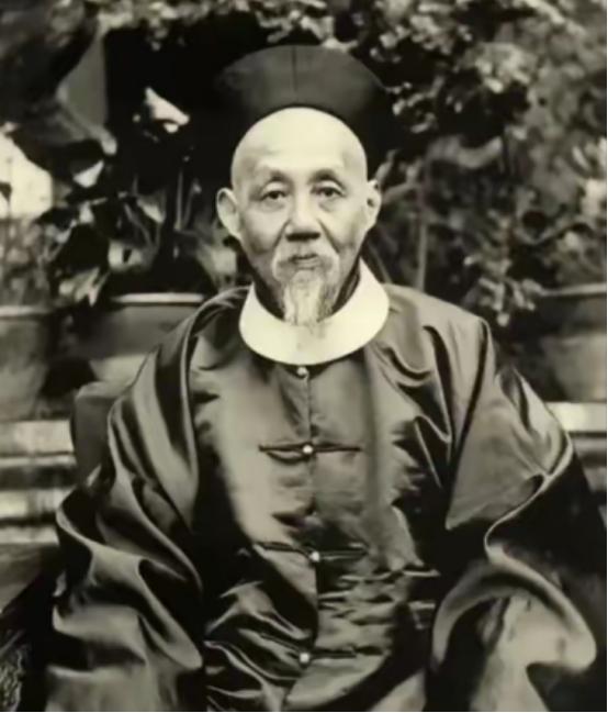 1908年，79岁的王文韶正在杭州老宅大摆寿宴，戏台上锣鼓喧天，满城名流举杯相庆