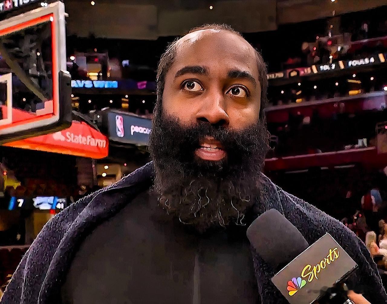 骑士老将哈登真是硬汉啊！根据Shams报道，哈登在昨日战胜尼克斯的比赛中右手