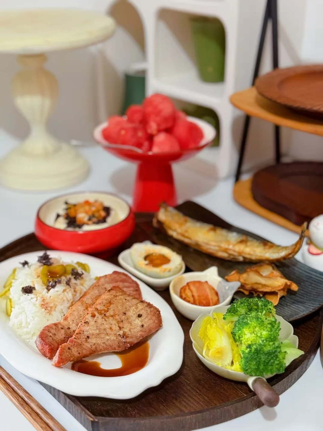 一碗好米饭，撑起我家所有家常菜 1. 取适量江京五常米倒入碗中，清水淘...