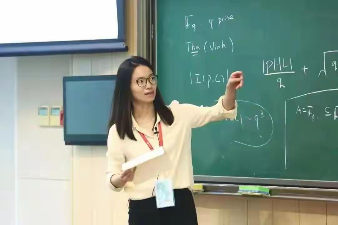 中国数学女神王虹真牛！刚拿下华人数学最高奖ICCM金奖，紧接着又斩获国际重量级大