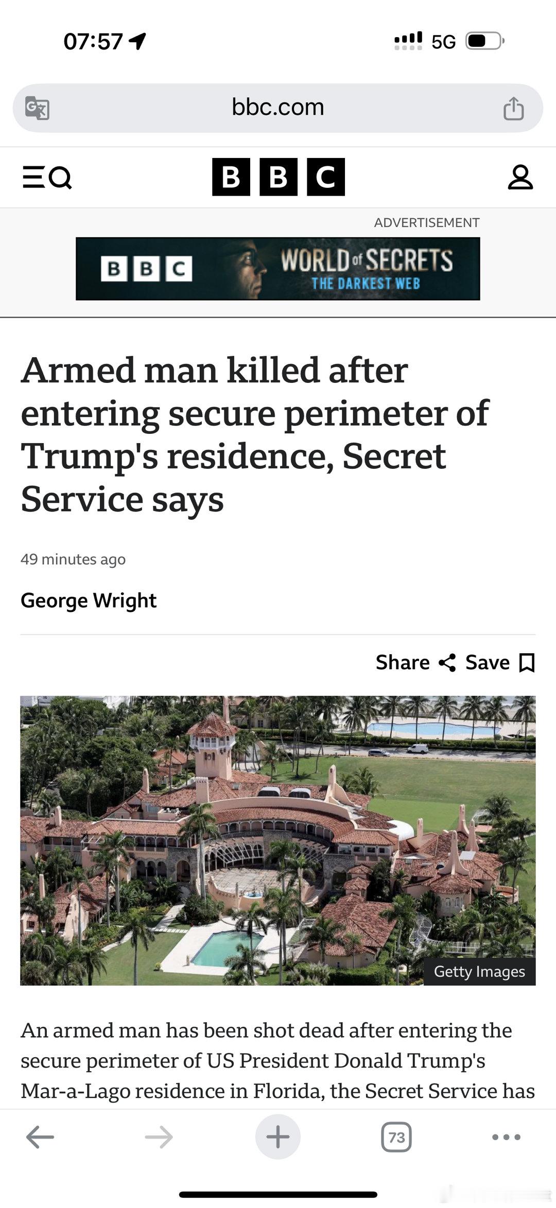 说有个男的带着枪和燃料罐闯入特朗普的家海湖庄园，被击毙。