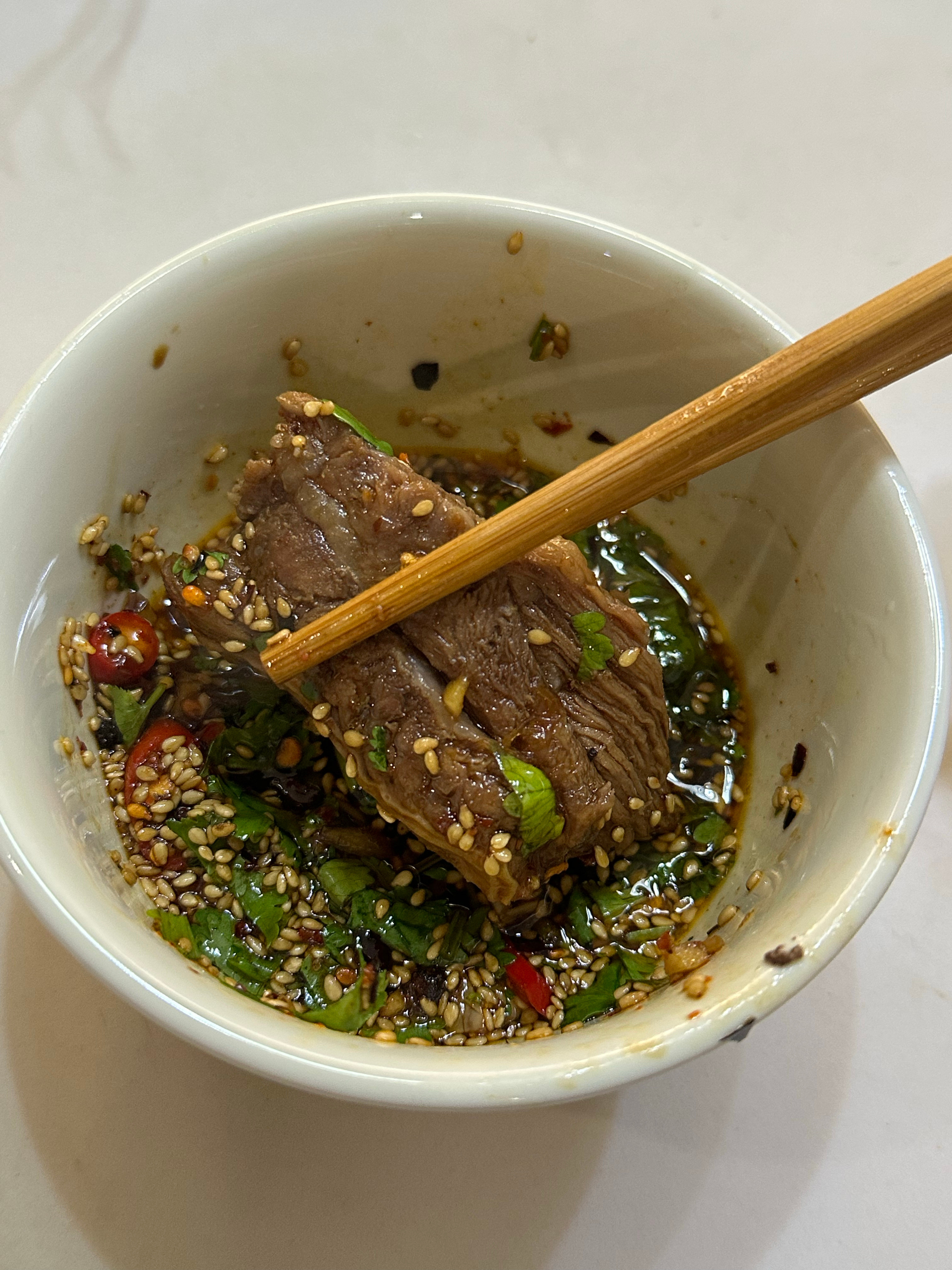 今天做了清炖牛肋条，我妹说哇好好吃啊！