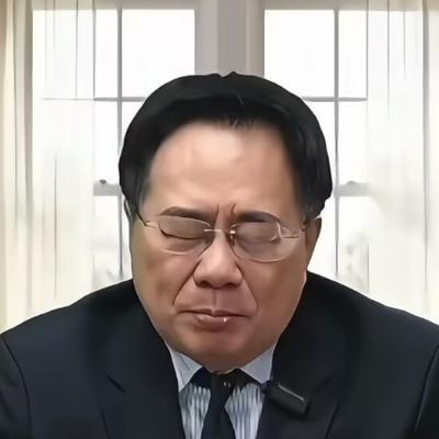 前几天还在法庭上被重判的蔡正元，转眼间形势就变了调。那个当初给他戴电子脚镣、恨不