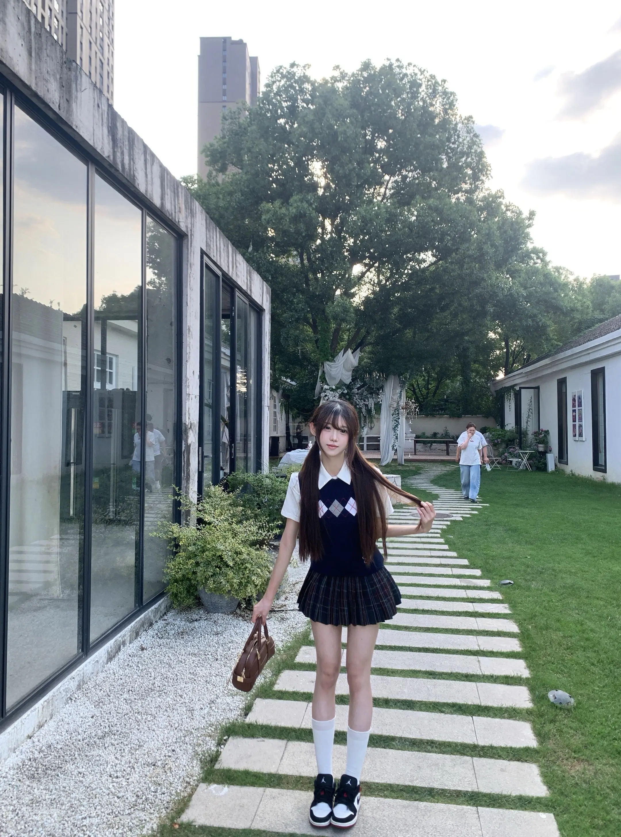 系着我们命运的红线 紧到窒息也没关系